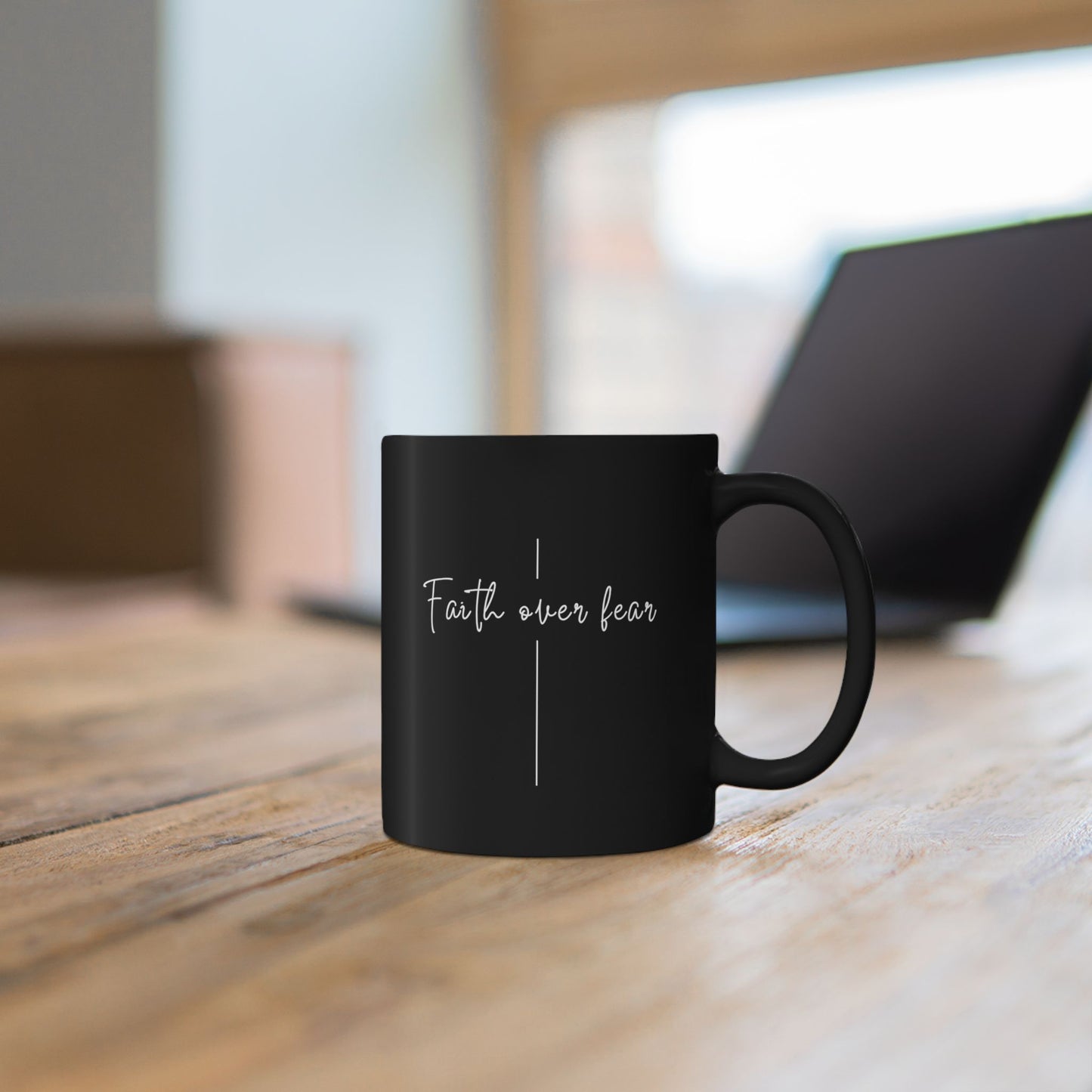 Taza Negra “Faith Over Fear” — Taza Cristiana Inspiradora para Café (11oz/15oz)